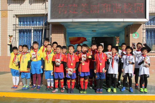 莫兰德15+14徐杰14分 广东6人上双大胜深圳