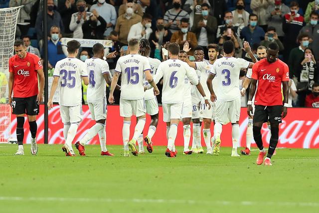 詹姆斯12+9库里7分 美国男篮大胜巴西晋级四强